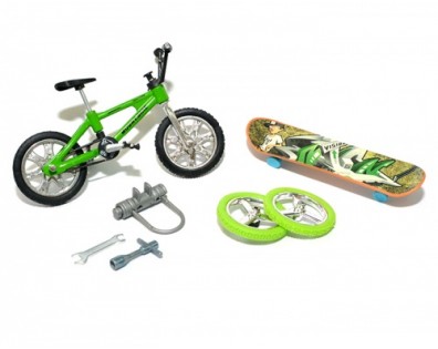 RC Scale Accessories - Mini Bicycle & Skateboard & U Lock & Tools Set Green